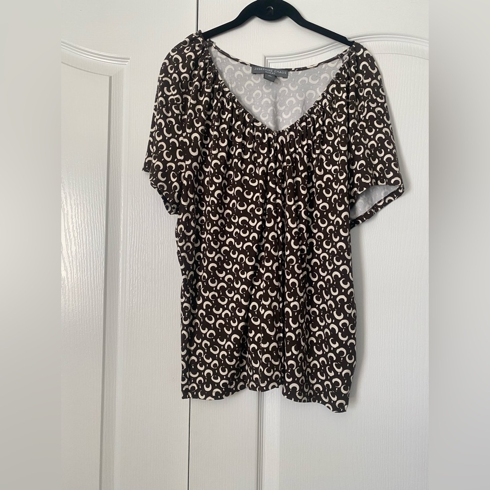 Josephine Chause Printed Knit Blouse and Elastic Waist Skirt 2 Piece Set